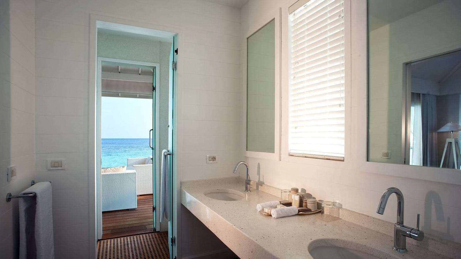 rooms-water-villa