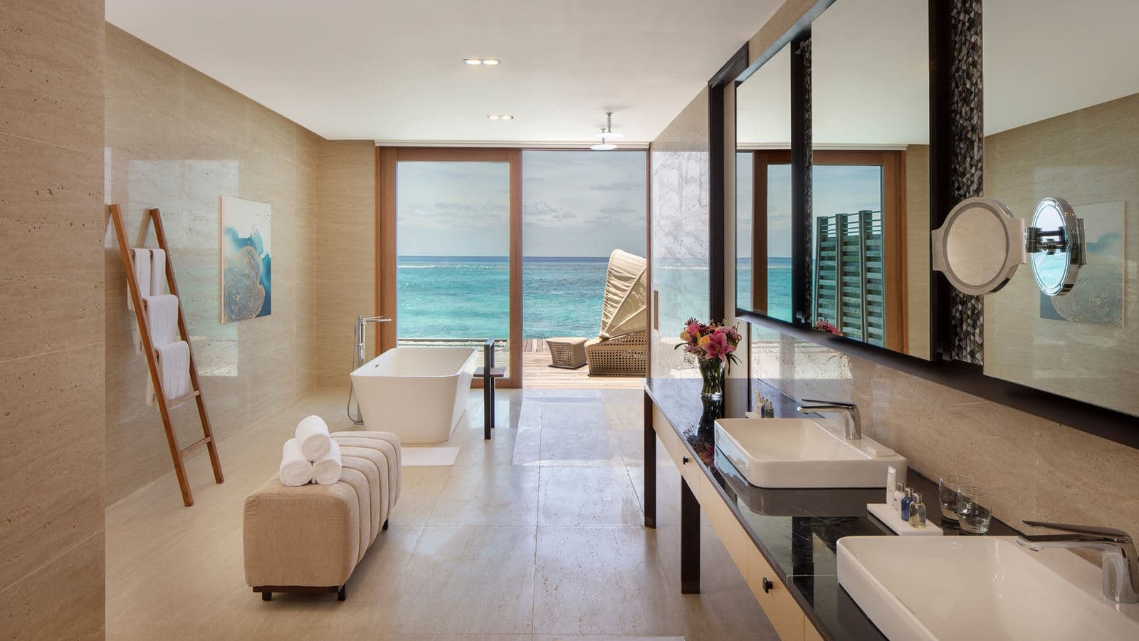 rooms-presidential--overwater-villa-3-bedrooms--pool
