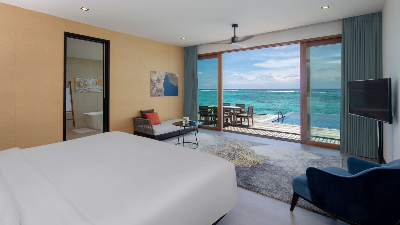 rooms-presidential--overwater-villa-3-bedrooms--pool