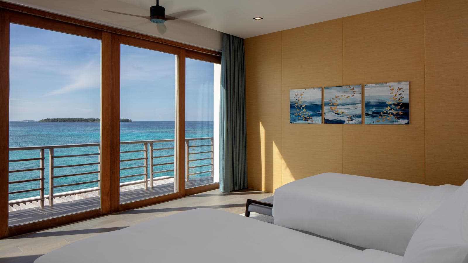 rooms-presidential--overwater-villa-3-bedrooms--pool