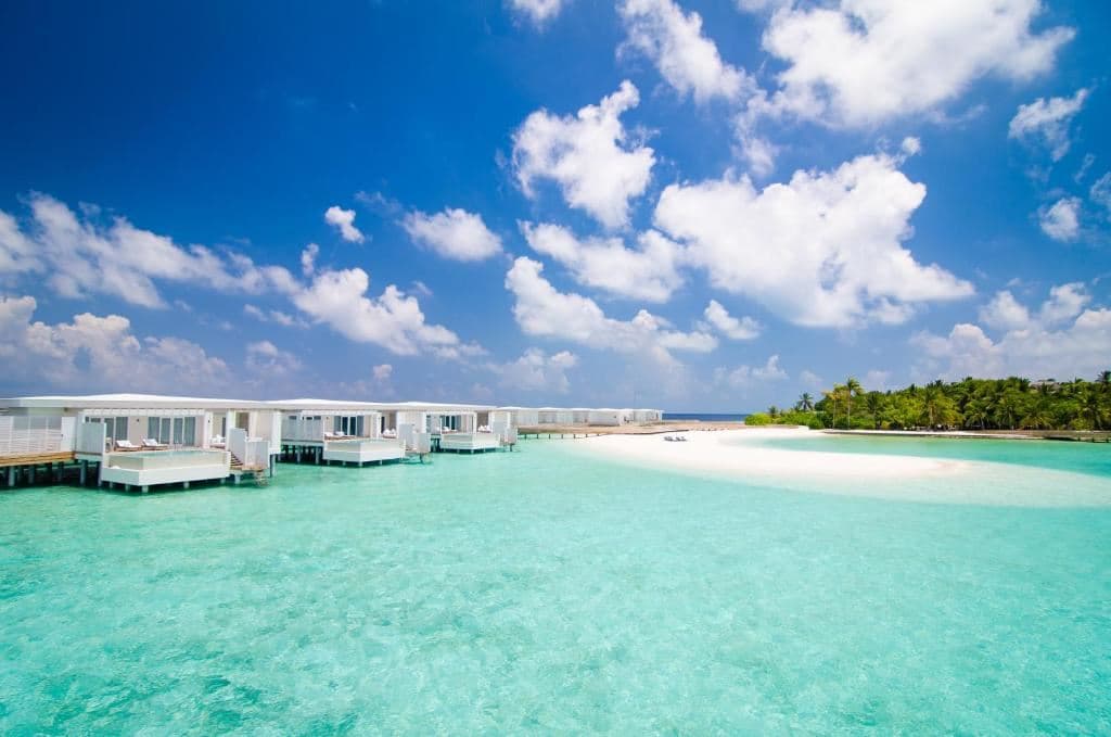 rooms-lagoon-water-pool-villa