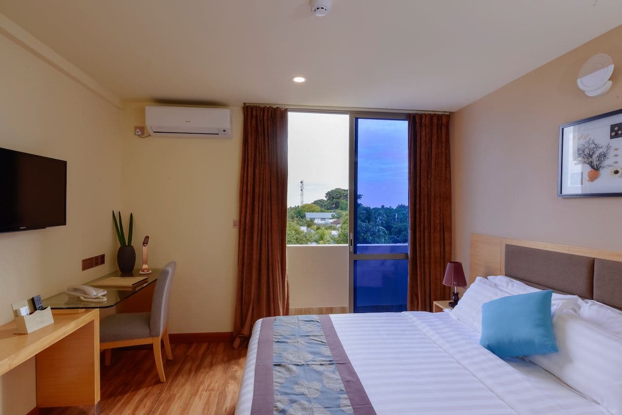 rooms-deluxe-room