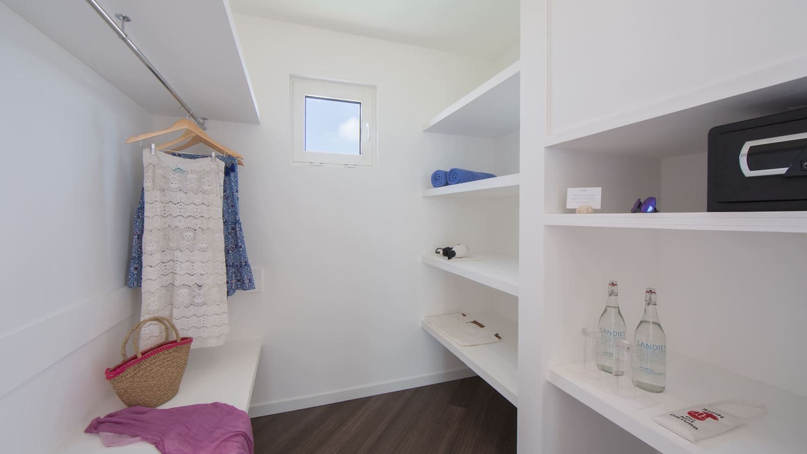 rooms-water-villa