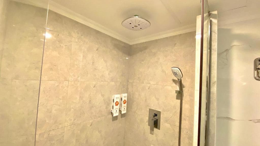 rooms-deluxe-double-room-seaview-with-balcony