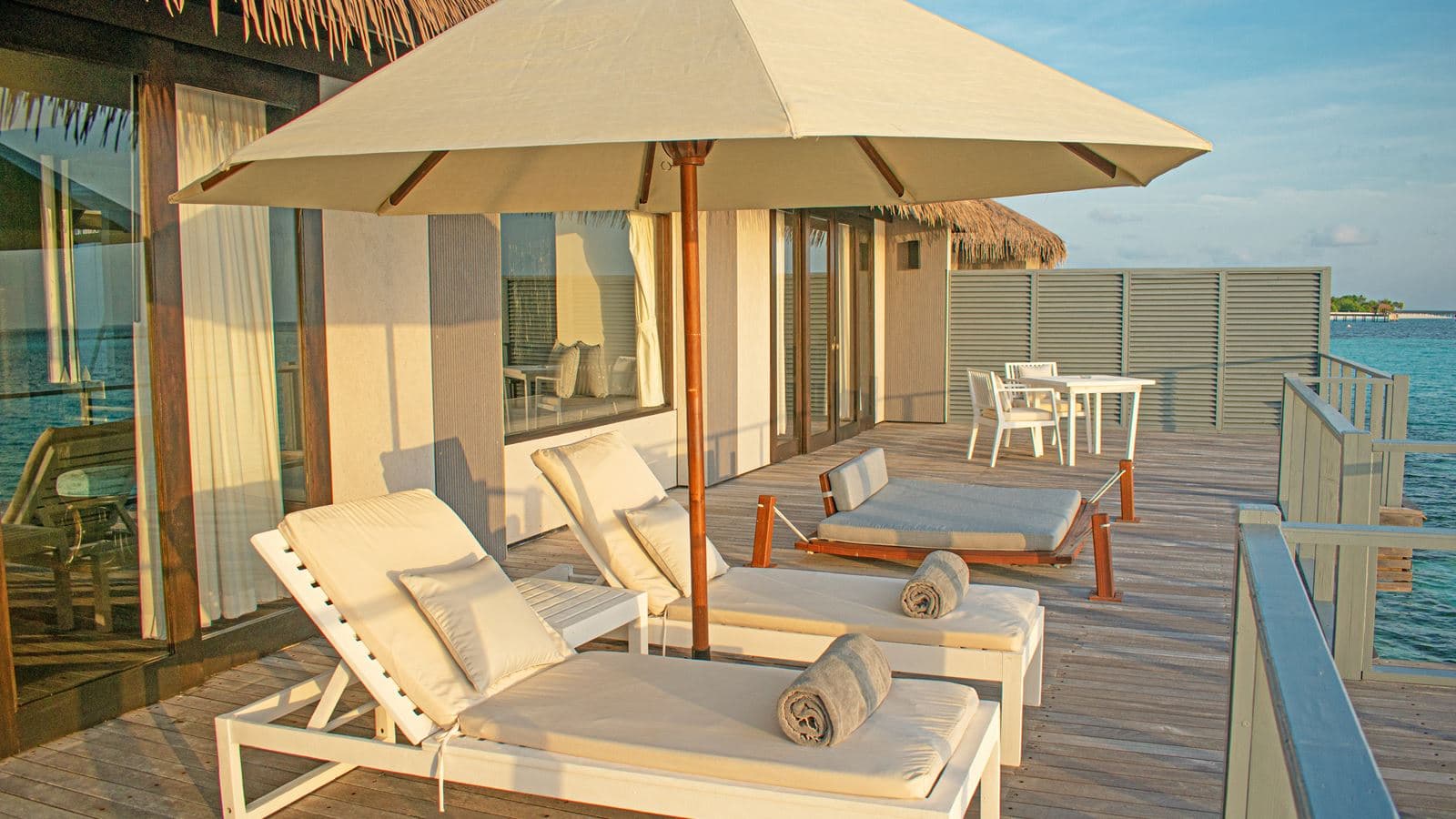 rooms-water-villa--king-villa-lagoon-view-overwater