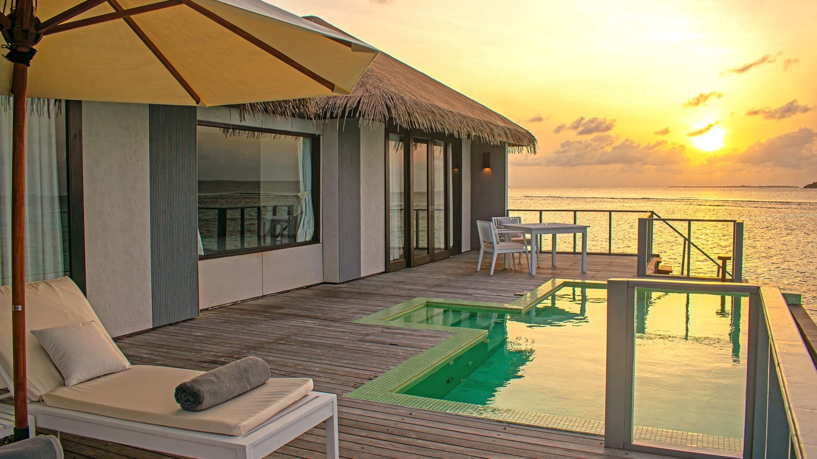 rooms-water-villa-with-private-pool--king-villa-ocean-view-overwater-with-private-pool