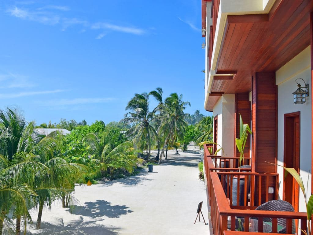 rooms-superior-island-view--balcony