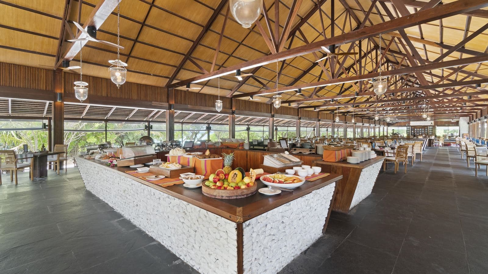 restaurants-main-seaview-restaurant