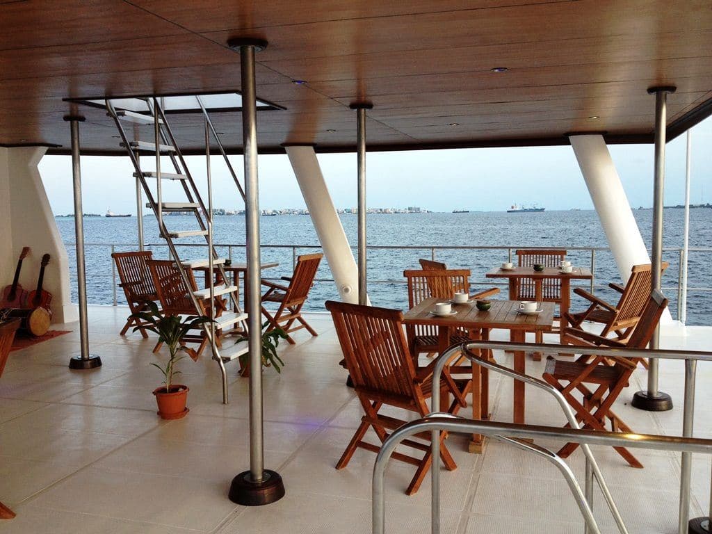bars-boat-bar