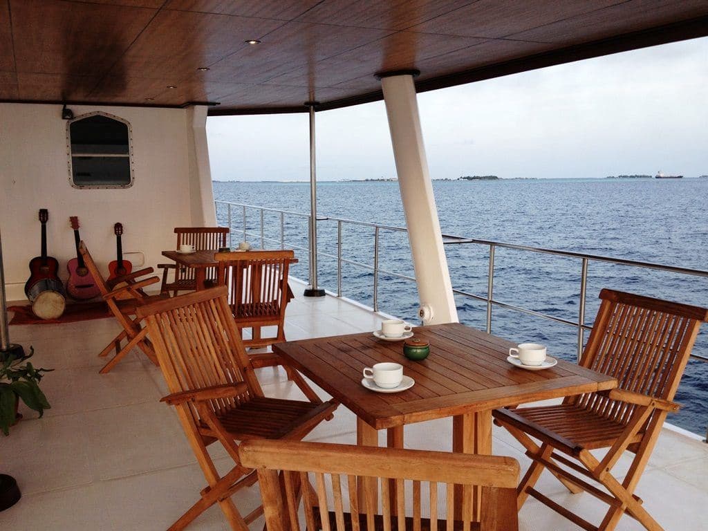 bars-boat-bar