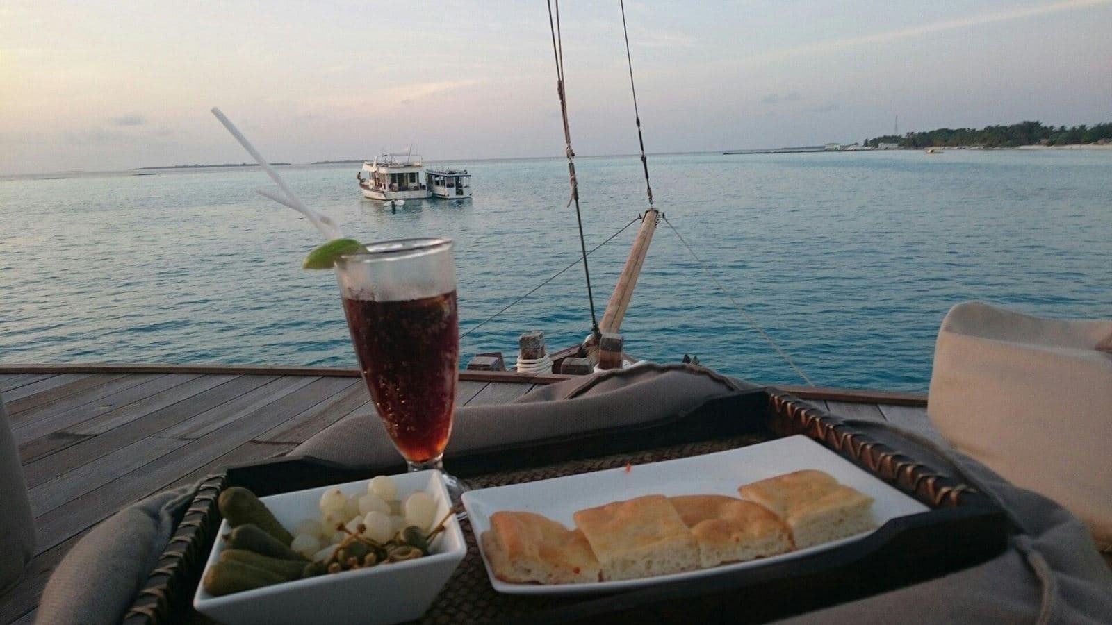 bars-boat-bar
