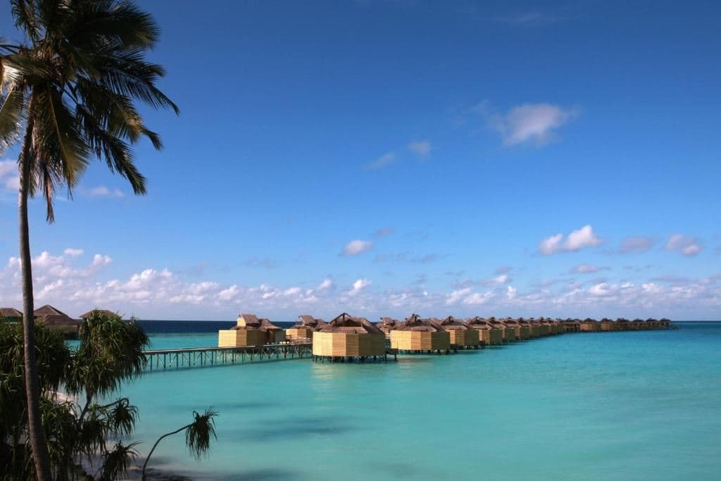 rooms-lagoon-water-villa