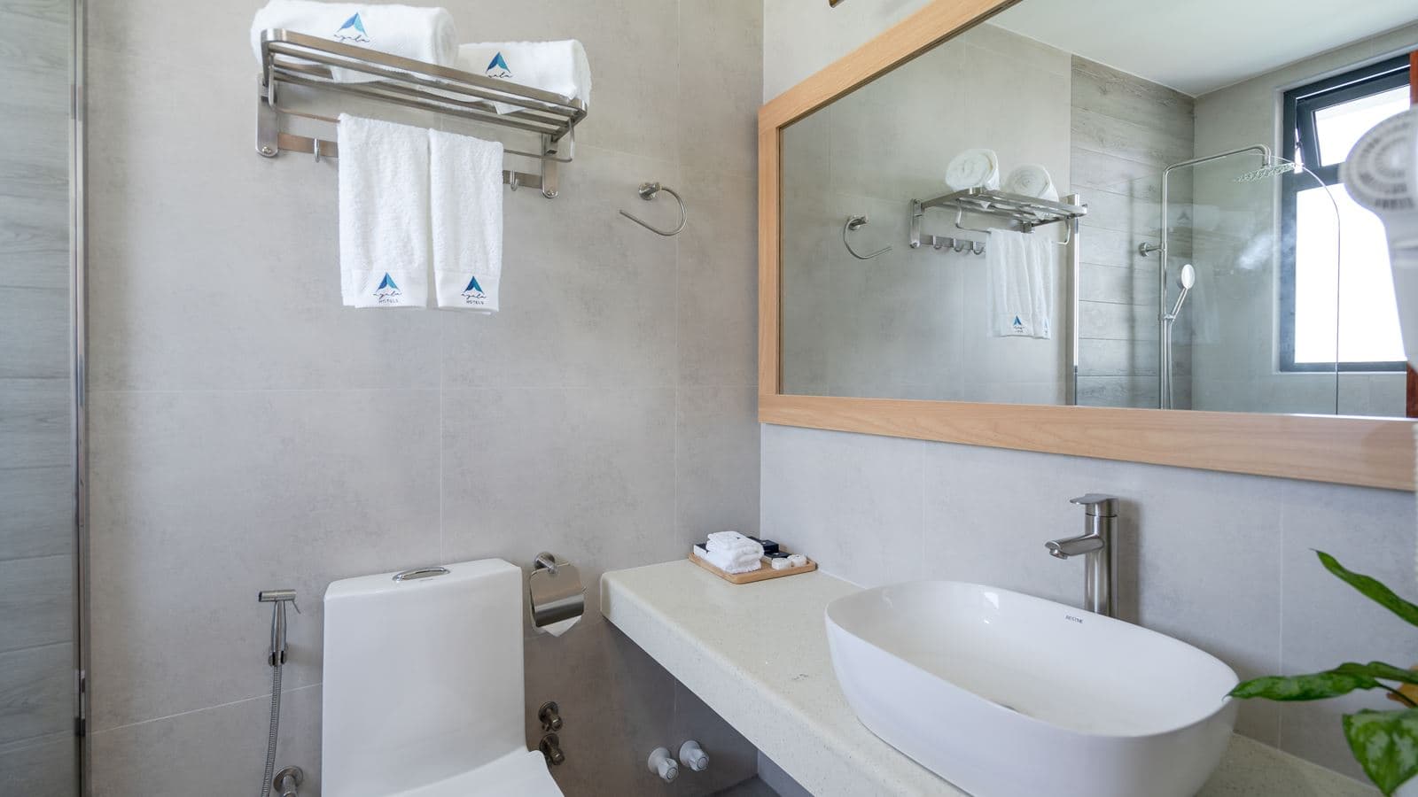 rooms-deluxe-room