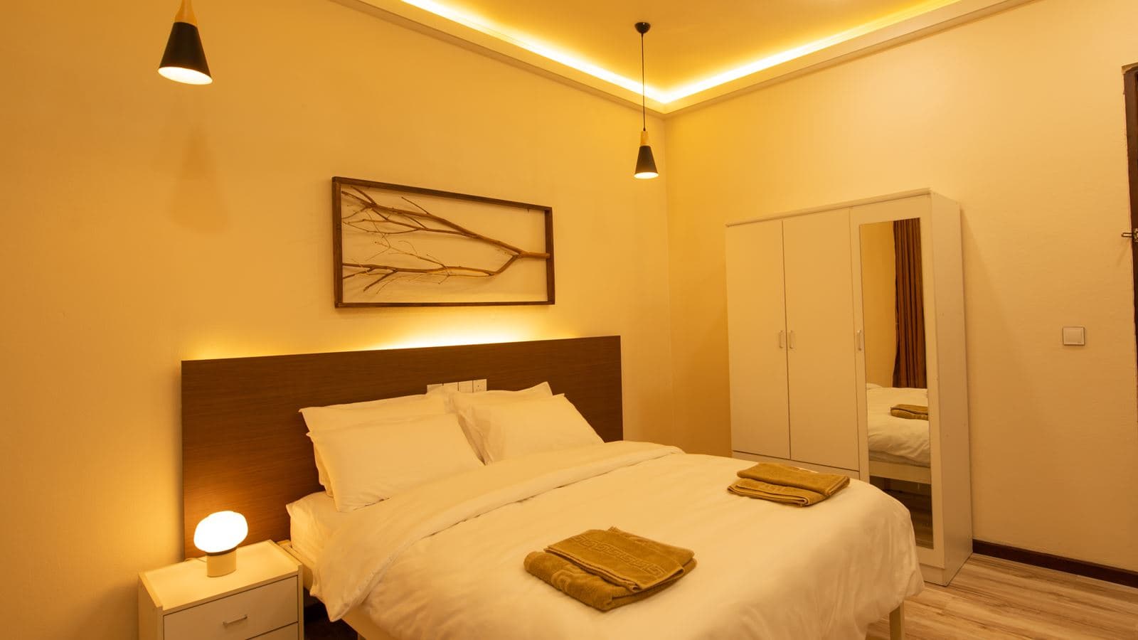 rooms-deluxe-room