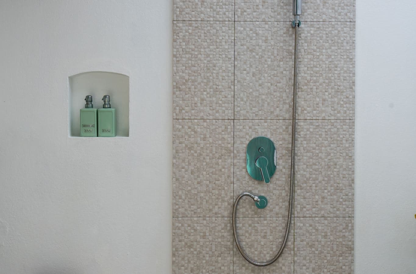 rooms-deluxe-room