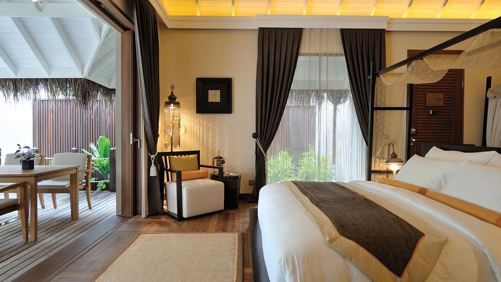 rooms-beach-villa-with-pool