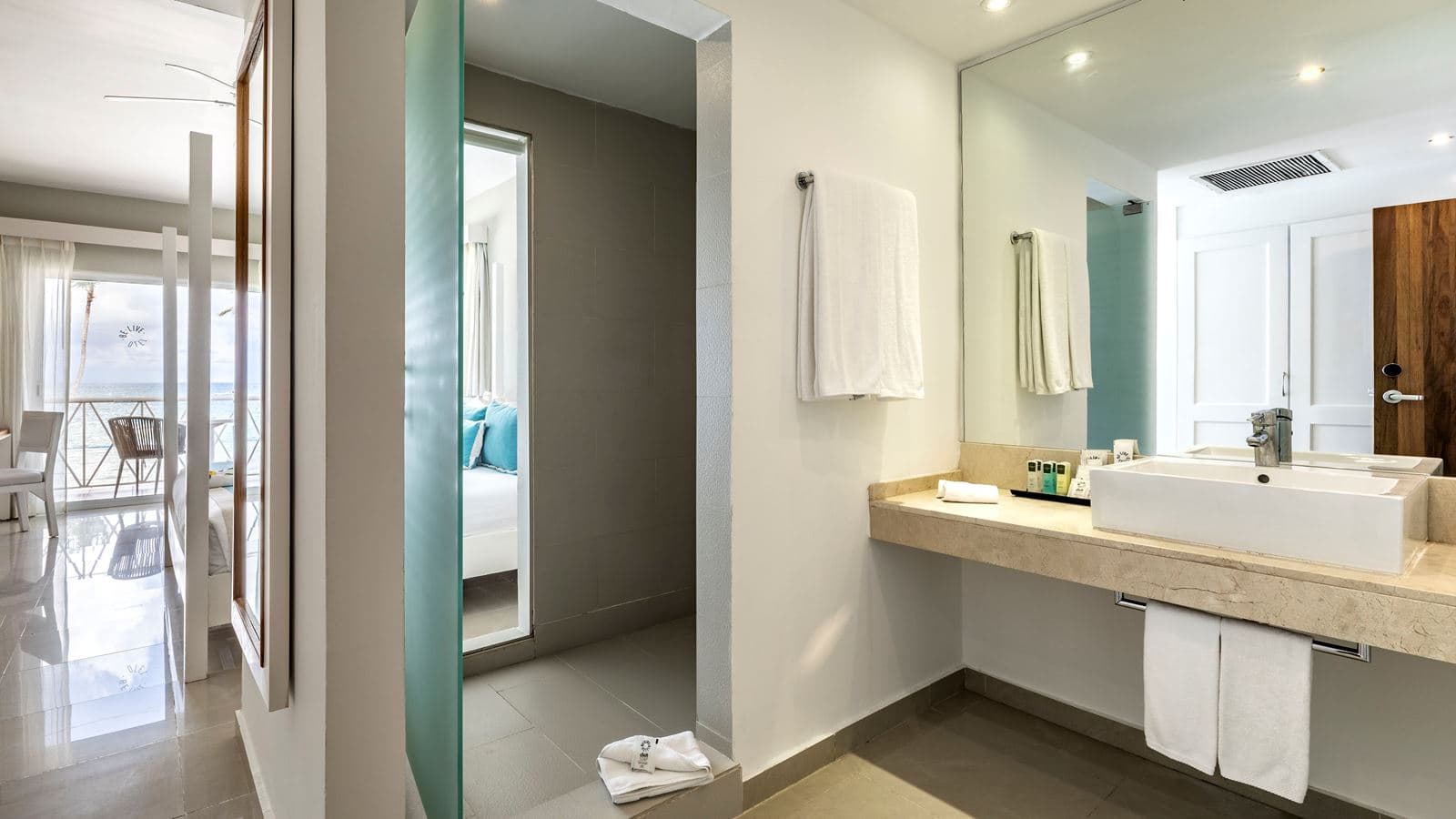 rooms-master-junior-suite-sea-view