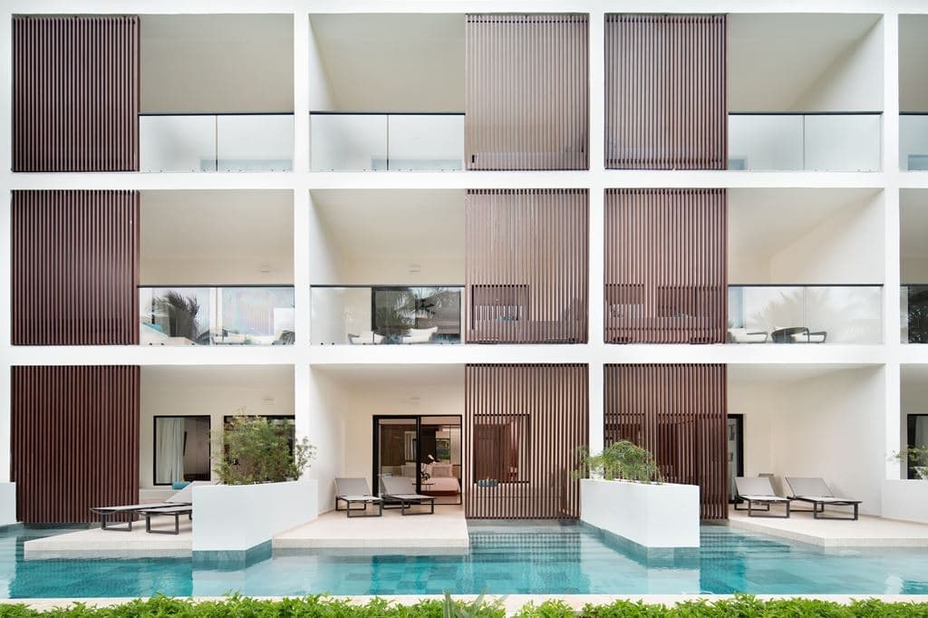 rooms-aqua-swim-up