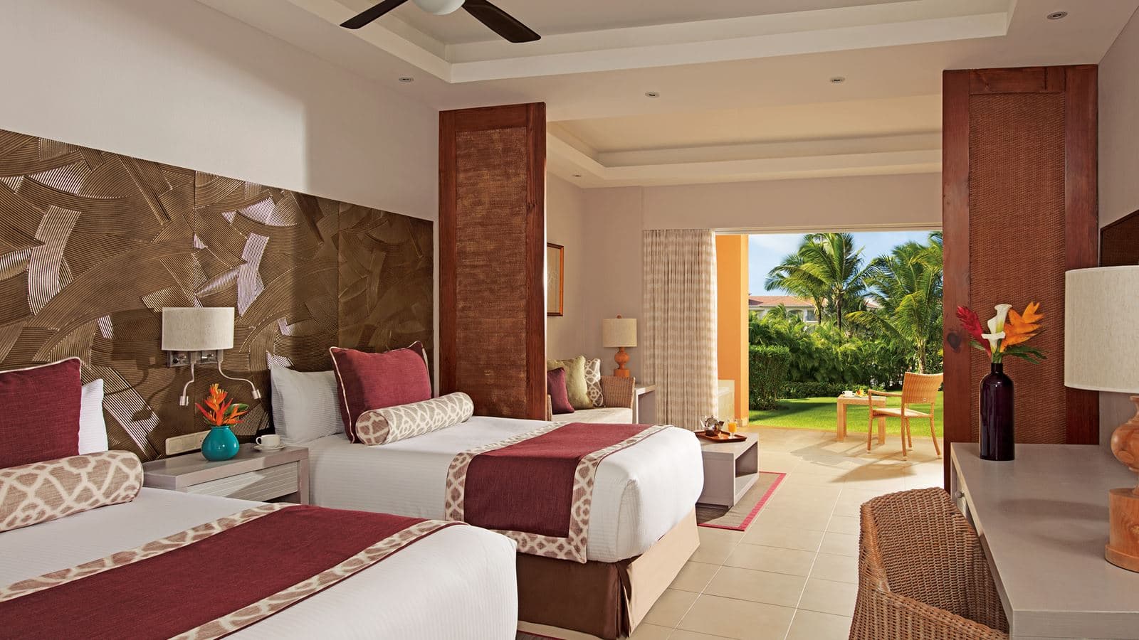 rooms-deluxe-tropical-view