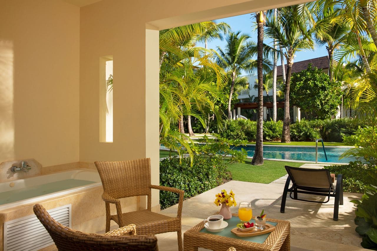 rooms-preferred-club-deluxe-swim-up