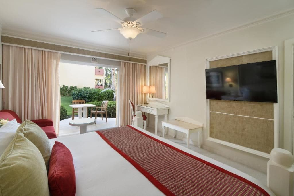 rooms-club-tropical-view