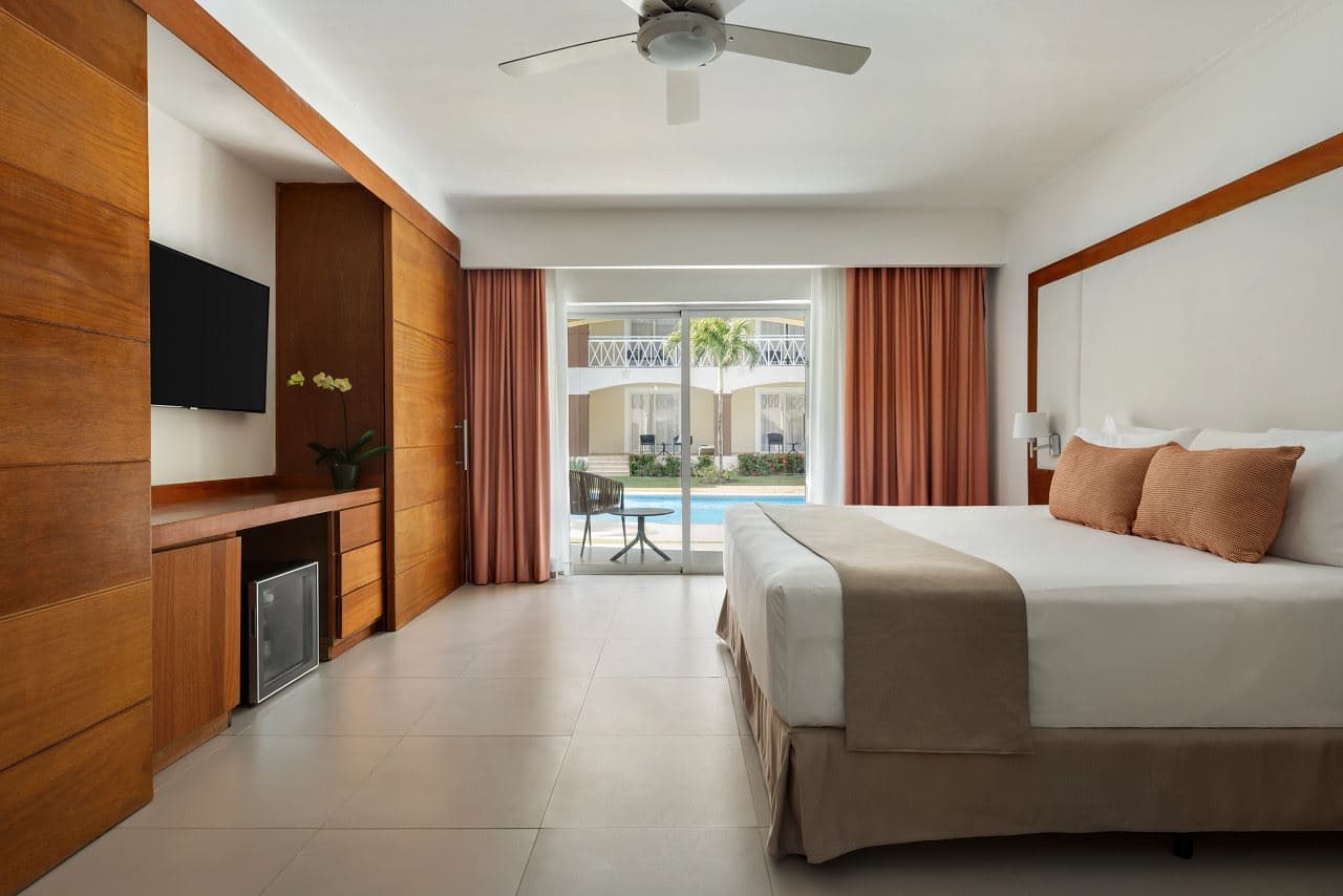 rooms-sun-club-honeymoon-suite--ocean-front--adults-only-18+