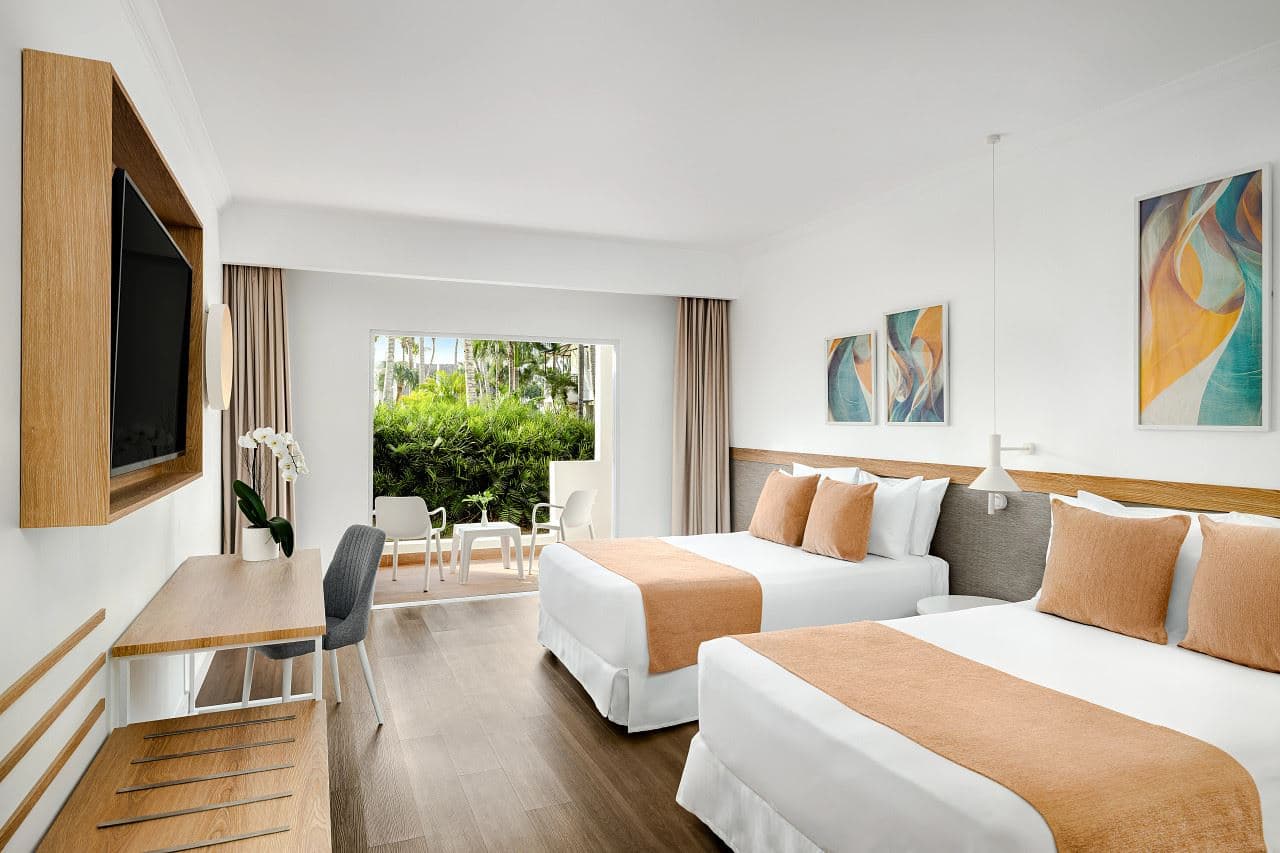 rooms-deluxe-tropical-view
