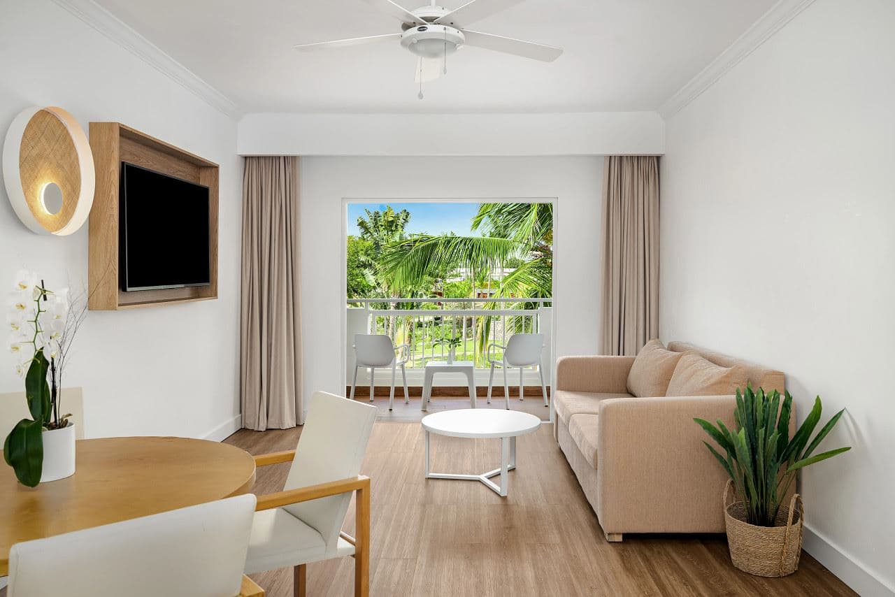rooms-sun-club-master-suite-two-bedroom-ocean-view