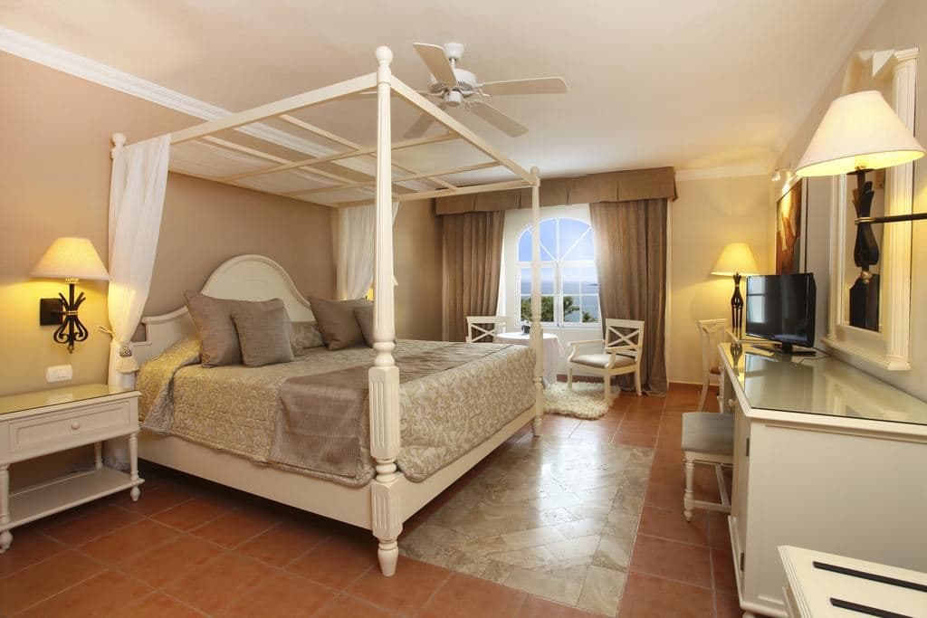 rooms-superior-room