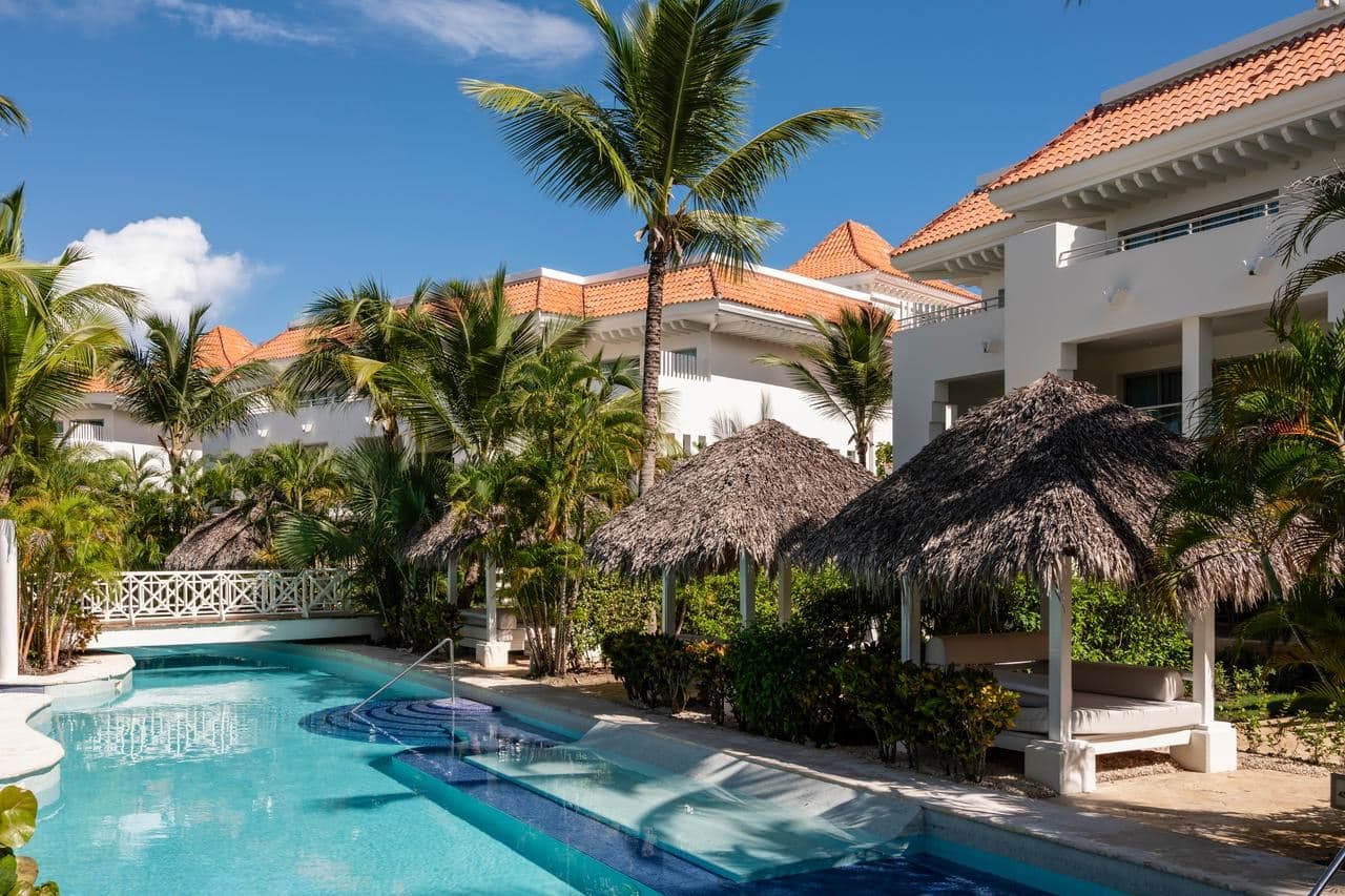 rooms-two-bedroom-master-suite-zel