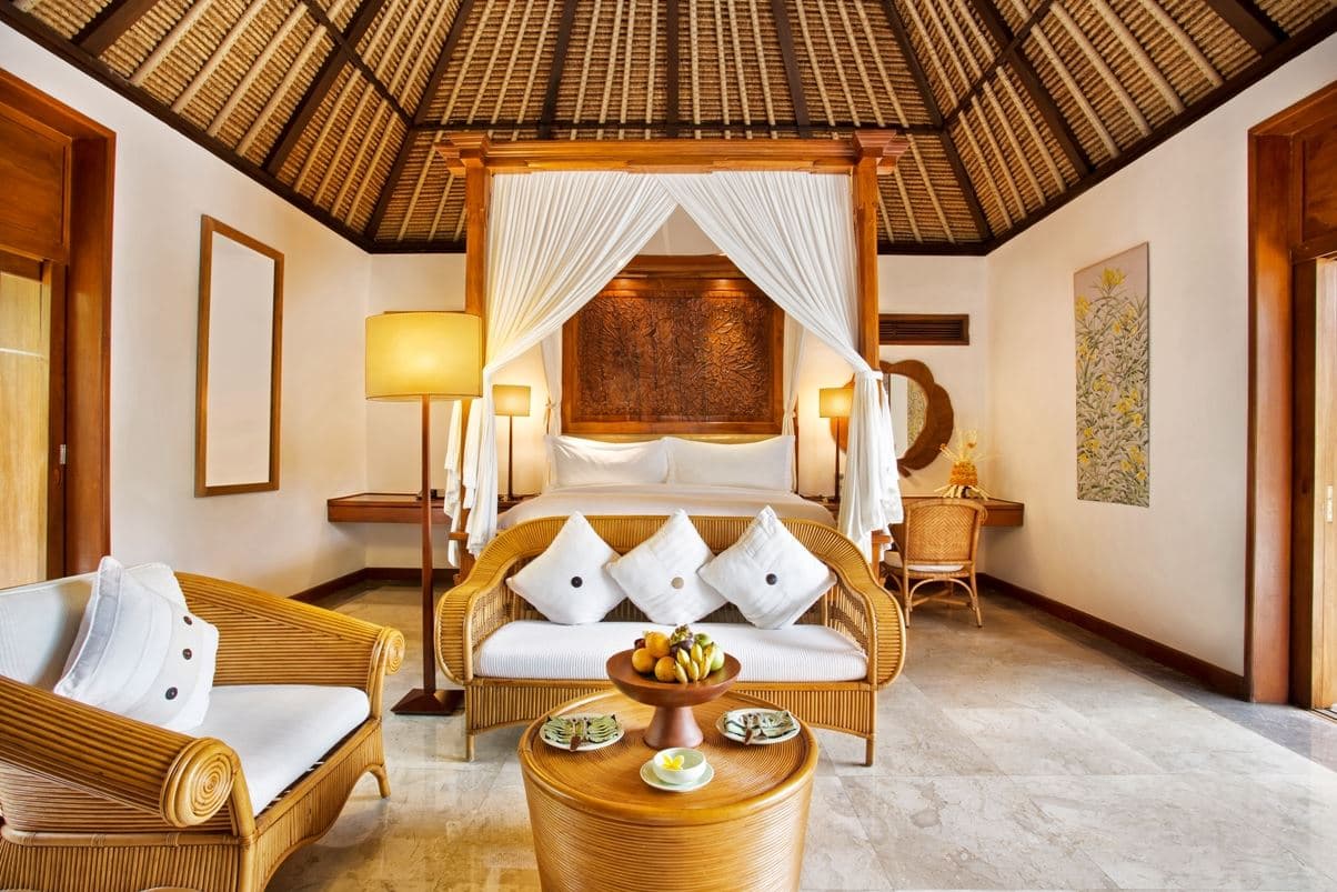 rooms-luxury-villa-garden-view