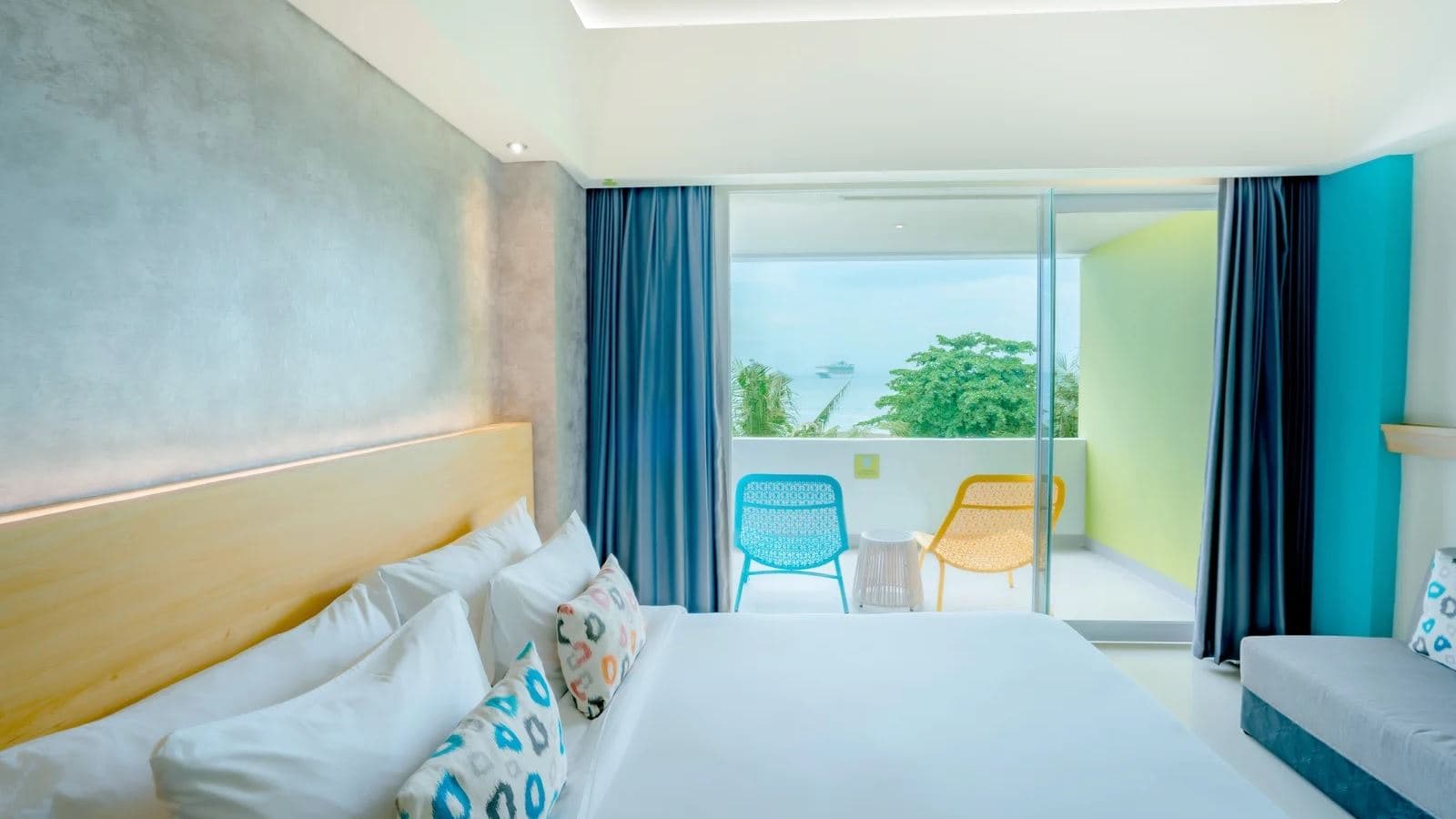 rooms-deluxe-seaview