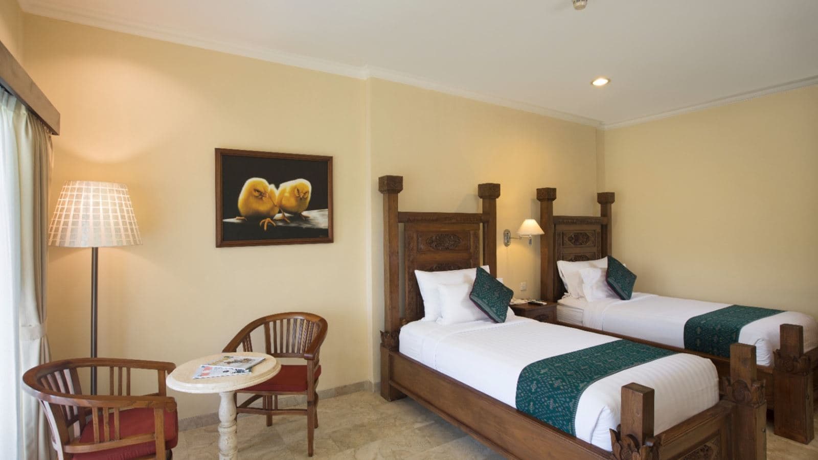 rooms-premier-room-pool-or-valley