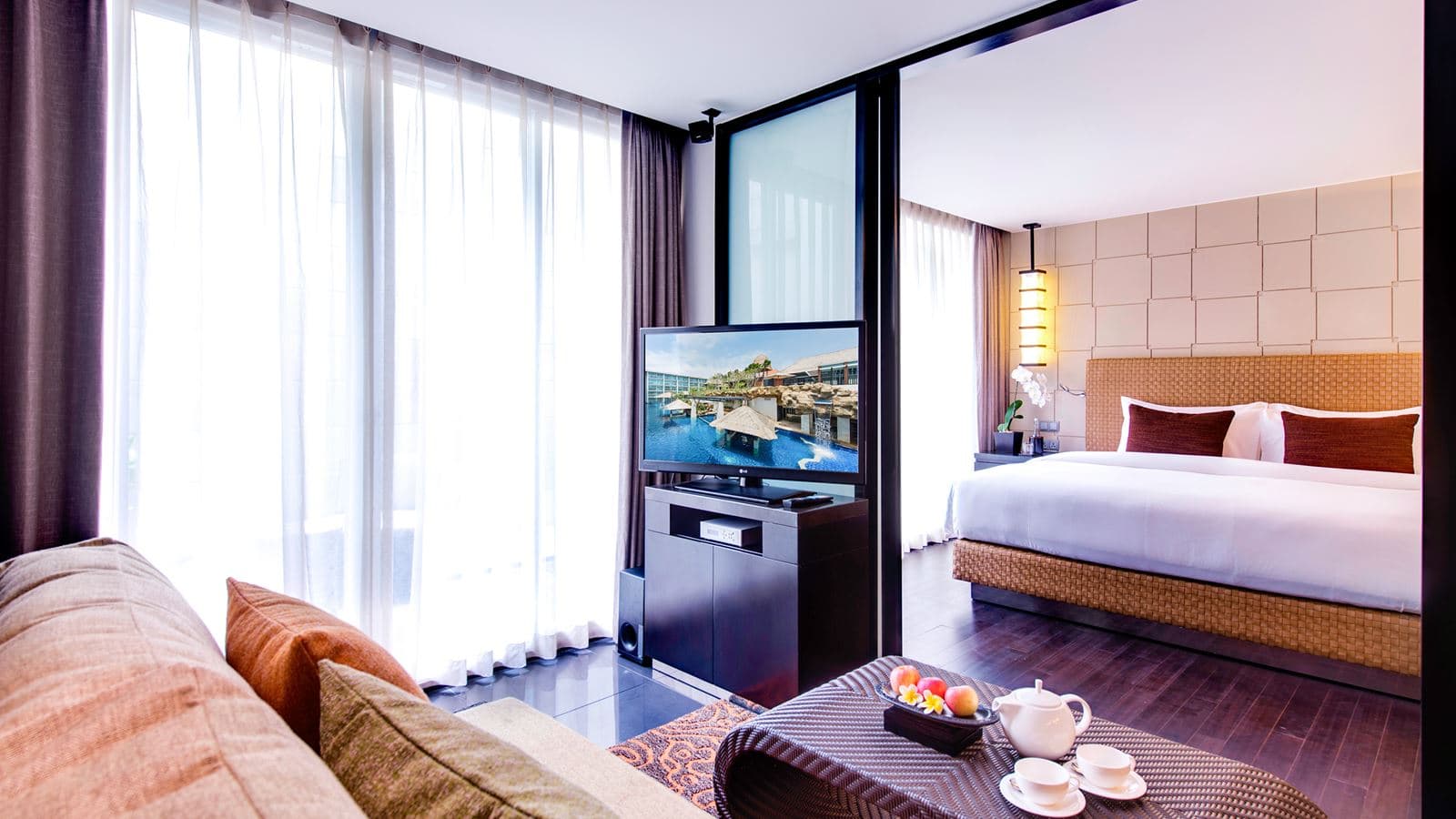 rooms-deluxe-suite