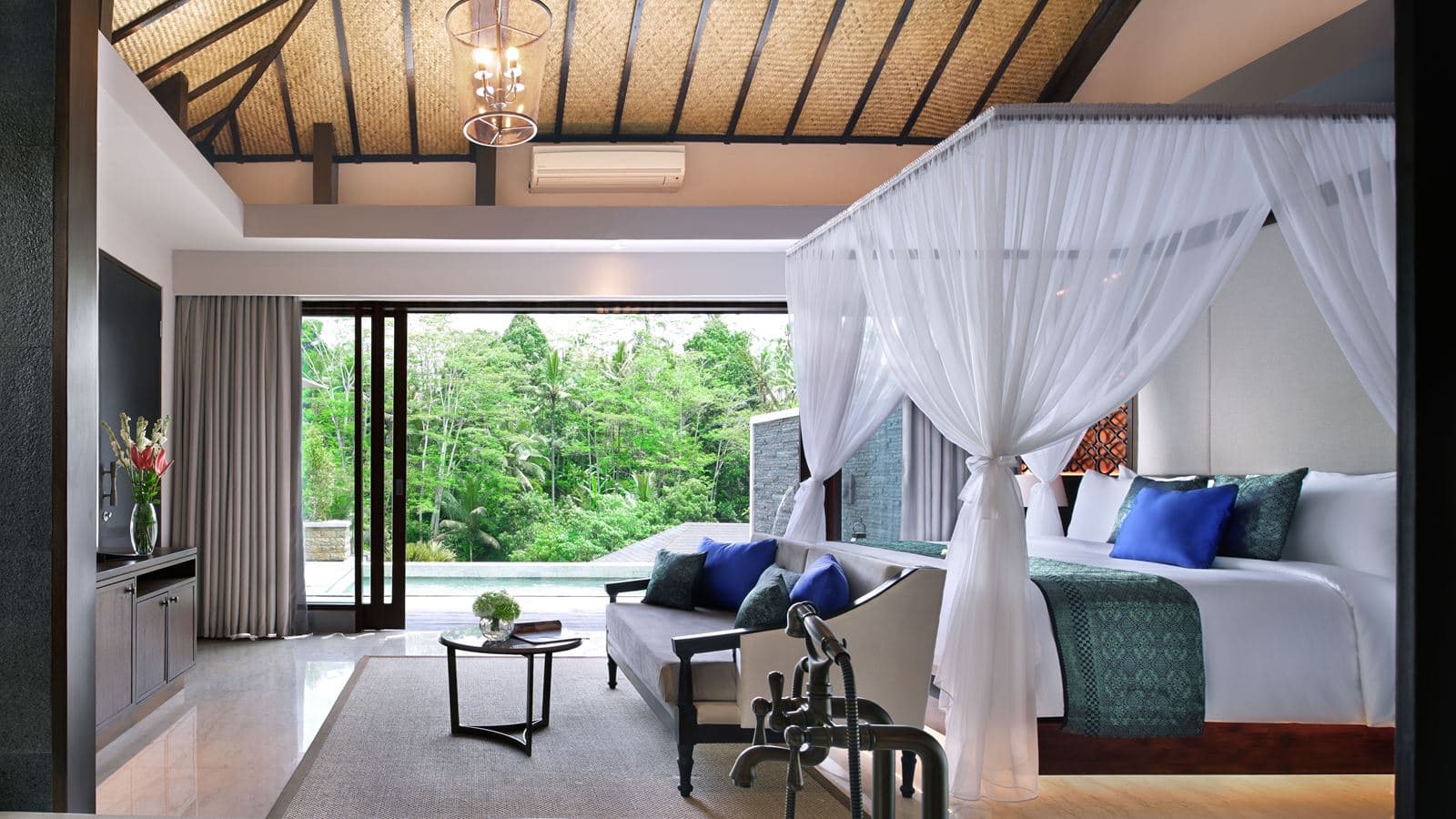 rooms-one-bedroom--pool-villa