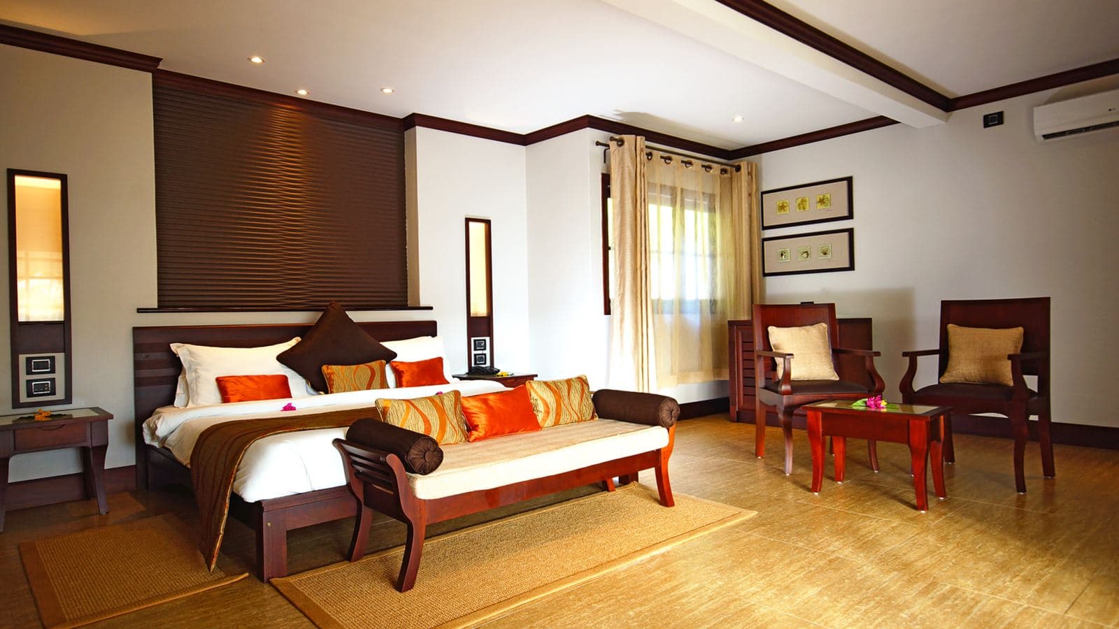 rooms-deluxe-room