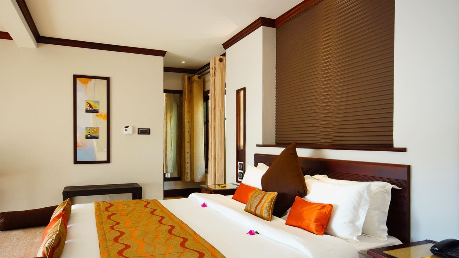 rooms-deluxe-room