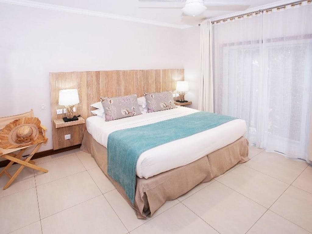 rooms-annex-a--luxury-beachfront-1bedroom-apartment