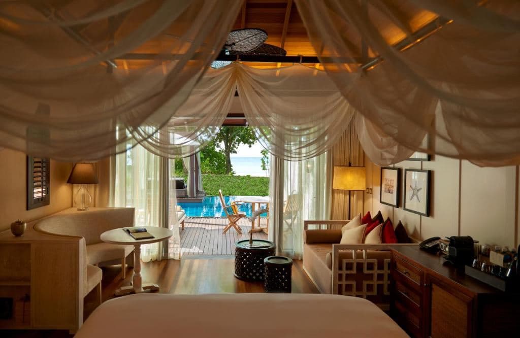 rooms-beach-pool-villas