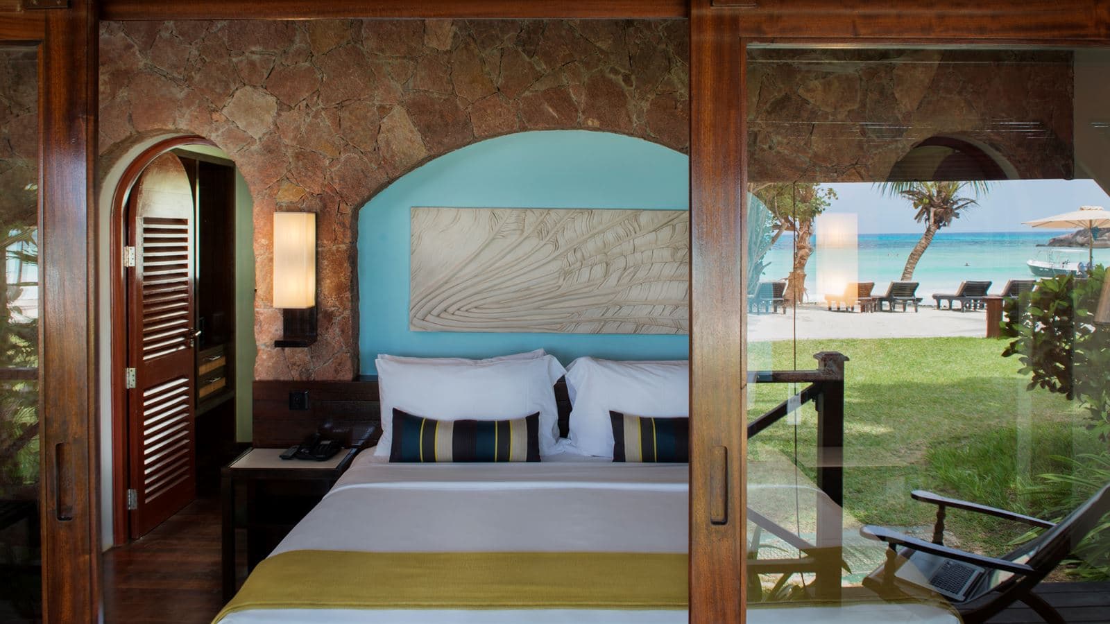 rooms-superior-room