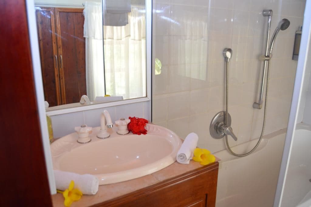 rooms-honeymoon-suite
