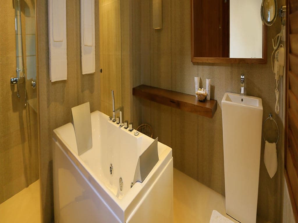 rooms-deluxe-room