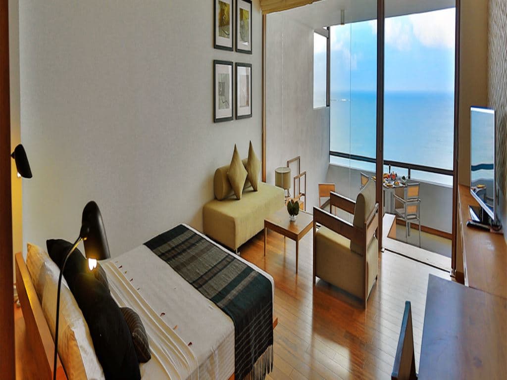 rooms-deluxe-room