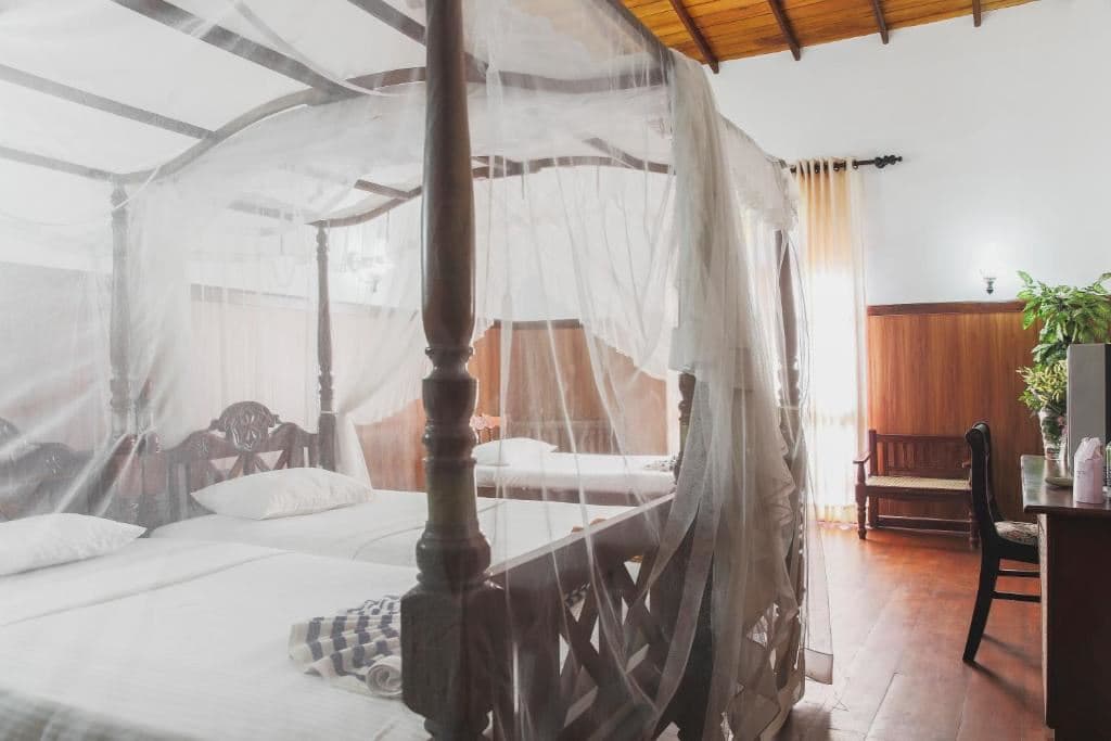 rooms-deluxe-room