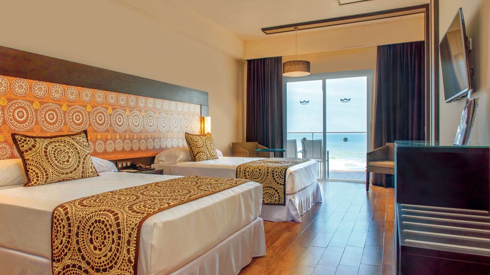 rooms-junior-suite-ocean-sea-view