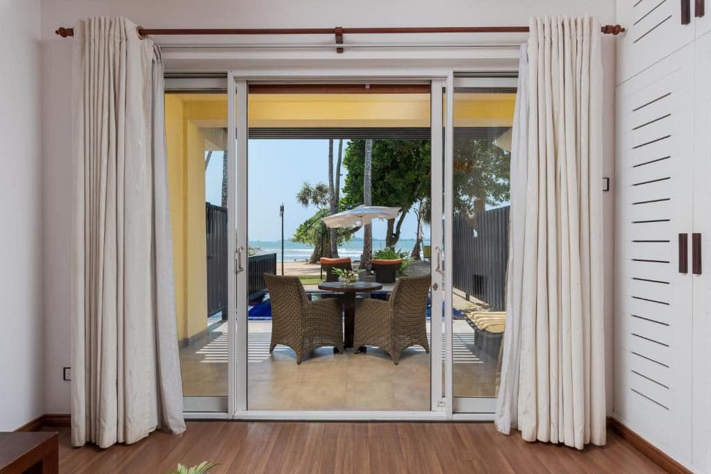 rooms-aqua-romance