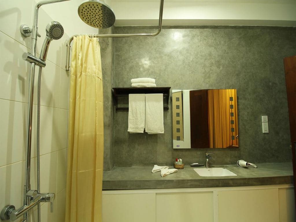 rooms-deluxe-partial-sea-view-and-balcony
