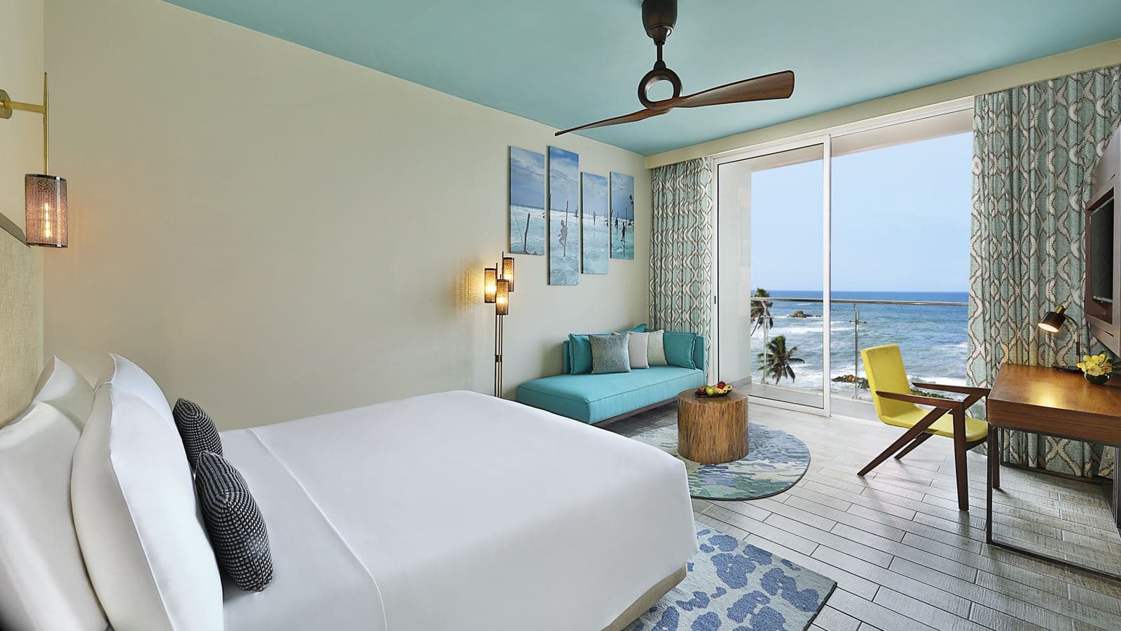 rooms-deluxe-room