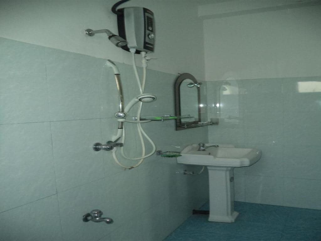 rooms-standard-double-room-with-fan