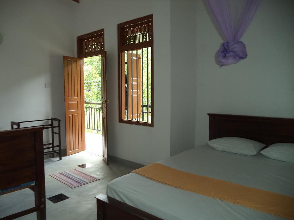 rooms-deluxe-room
